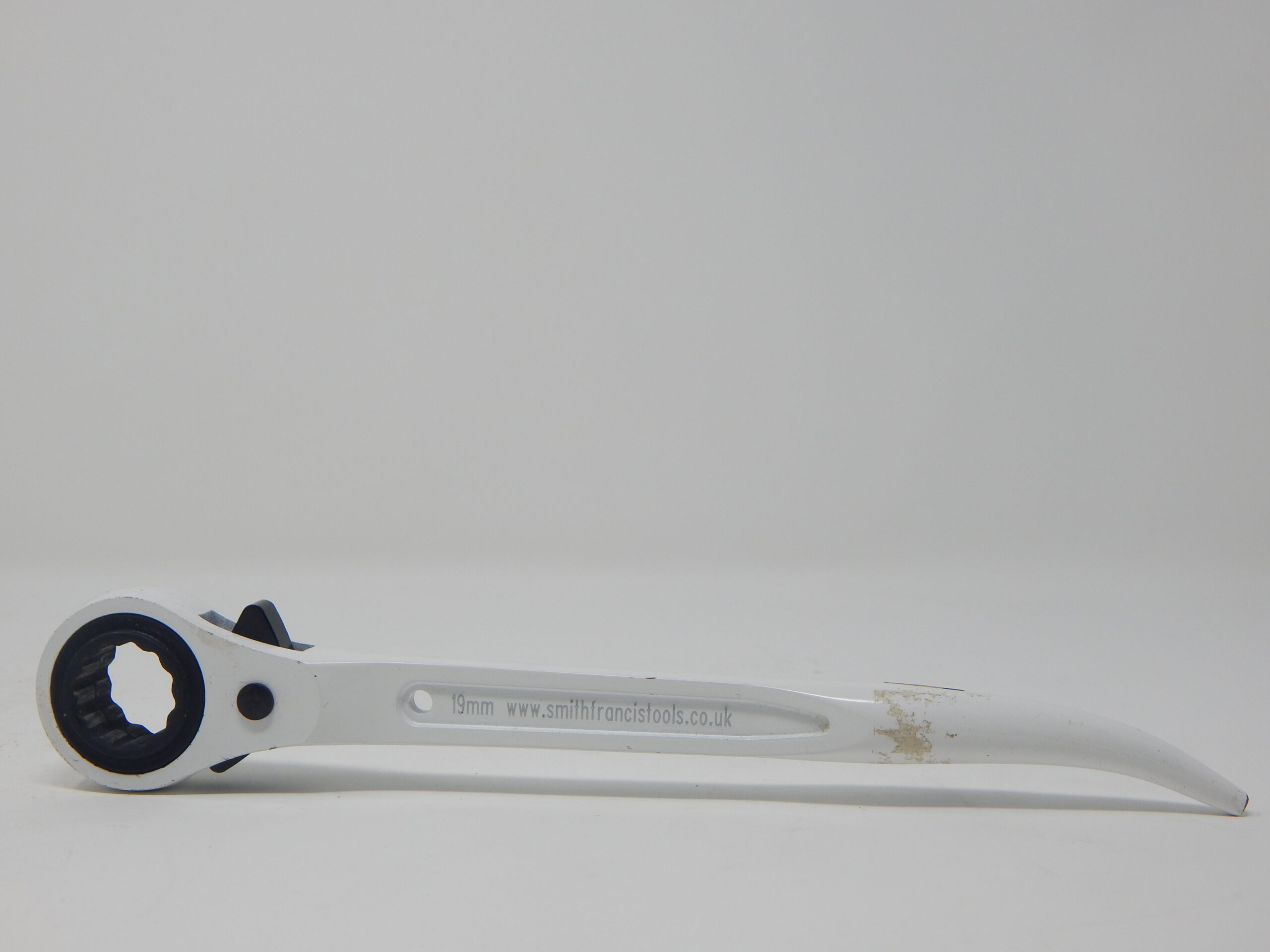 Priory, 19/21 mm Steel Ratchet, - Flush Type Socket, Short Podger Handle, - WHITE